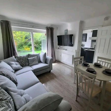 Lovely 2-Bed Apartment In Knowle Solihull Buitenkant foto